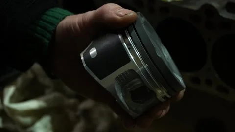 New pistons for more power Vidéo 178482659