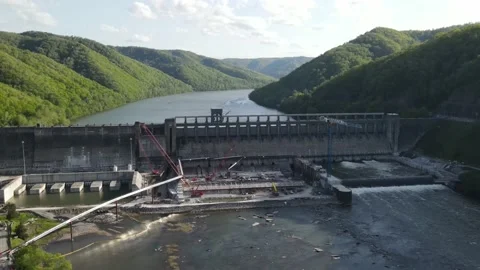 New River's Bluestone Dam exposing mountains Stock Footage 191951366