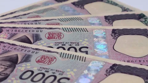 The new rotating 5,000 yen bill Stock Footage 326080574
