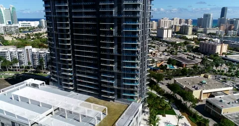 New tower being built in Hallendale Beach Stock Footage 172327491