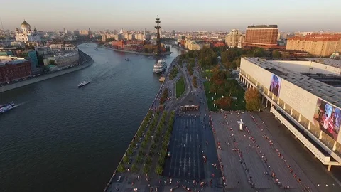 The New Tretyakov Gallery and the Cathedral of Christ the Saviour Stock Footage 129882002