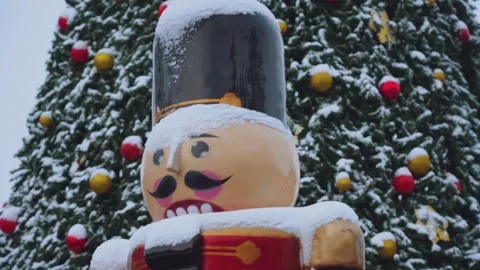 New Year decorations, nutcracker statues Video stock 325075203