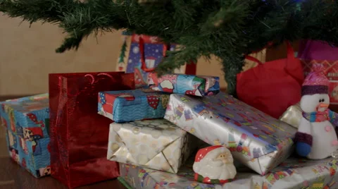 New year presents under the new year tree 库存影片 67829913