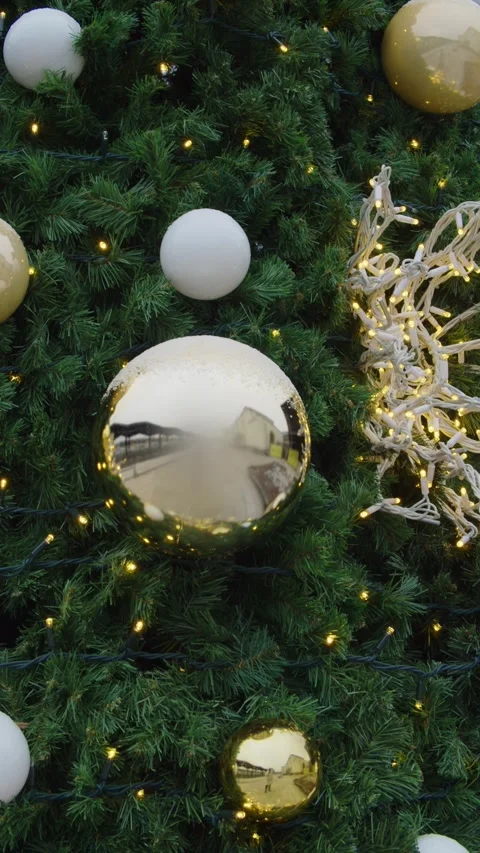 New Year tree with balls and garland Видео 295127199