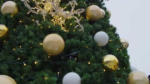 New Year tree with balls and garland Видео 295129843