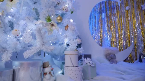 New year tree decorated with lights, christmas interior background. Stock Footage 124037513