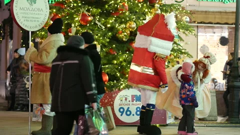 New Year tree on Kuznetsky Most street. Fairy-tale animators. Nutcracker. Radio Stock Footage 166871076