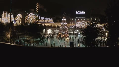New Year tree in Kyiv. Holidays. A beautifully decorated Christmas tree Stock Footage 188829171