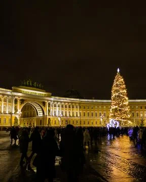 New Year tree on Palace Square in Saint Petersburg Russia, festive evening .. Stock-Fotos