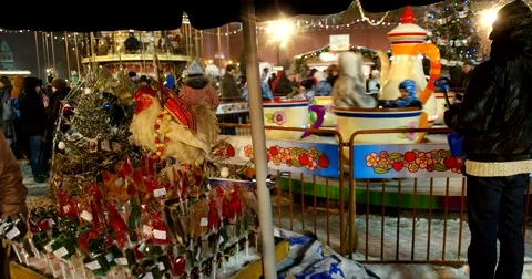New year's carousel "Cup" sparkles, frosty night in red square of Moscow Stock Footage 67396039