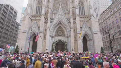 New York City Easter Parade and Bonnet Festival 2024 is opens on Fifth Avenue Vídeos de archivo 282400471