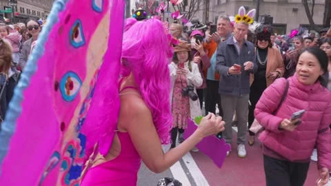 New York City Easter Parade and Bonnet Festival 2024 is opens on Fifth Avenue Vídeos de archivo 282412210