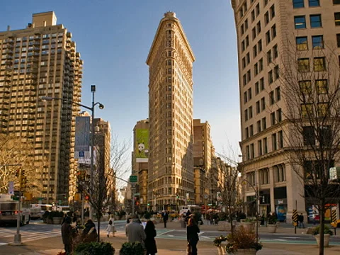 New York Flatiron Building Time-lapse Cars Pedestrians Traffic – 400x300 Stock Footage 5163070