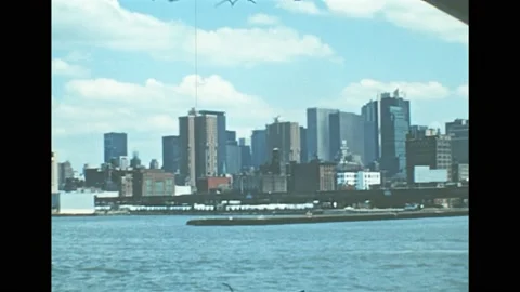 New York Manhattan skyline sea view in 1970s Vídeos de archivo 157338053