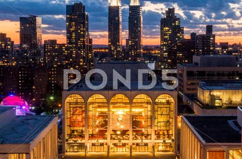 New York, NY, USA - June 22,2016: On a summer's evening, visitors came to enj Stock Photos