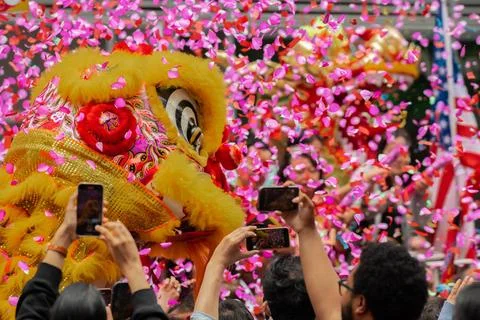 New York s First AAPI Parade Hundreds of performers and community members,... Stock Photos