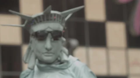 New York, Times Square two people in the street with mask Stock Footage 40367963