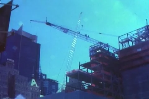New York, USA - 10/04/1999 Construction workers walking on a crane 스톡 동영상 305163376