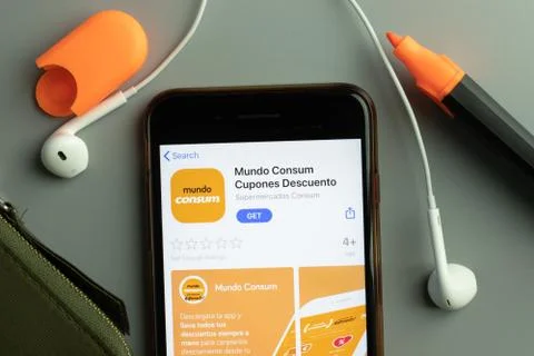 New York, USA - 26 October 2020: Mundo Consum Cupones Descuento mobile app ic Stock Photos