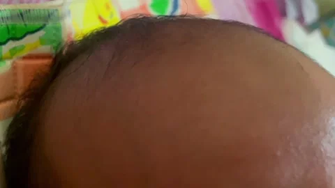 Newborn baby head and soft hair closeup macro view 스톡 동영상 344115853