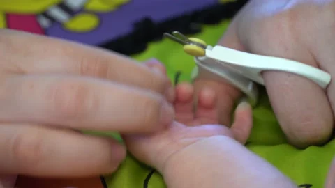 शिशु के नाख़ून कब से और कैसे काटें ? | How to cut newborn baby nails | My  Baby Care - YouTube