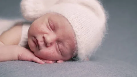 Newborn sleeping boy. Video stock 146409627