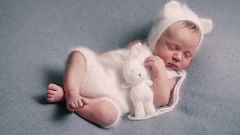 Newborn sleeping boy. 스톡 동영상 146409765