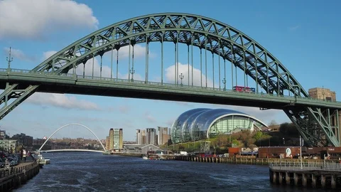 Newcastle Upon Tyne, England, UK. The Tyne bridge over the River Tyne Stock Footage