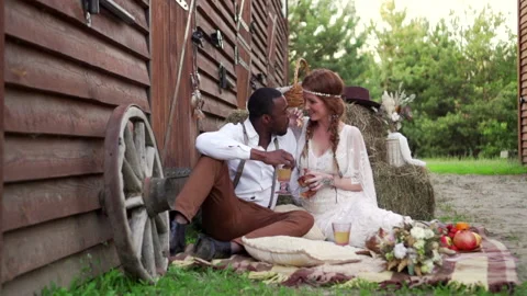 Newlyweds in the style of boho. Video stock 131403428