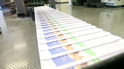 Newspaper Press, Fast moving paper on a roll in a printing factory 스톡 동영상 45364006