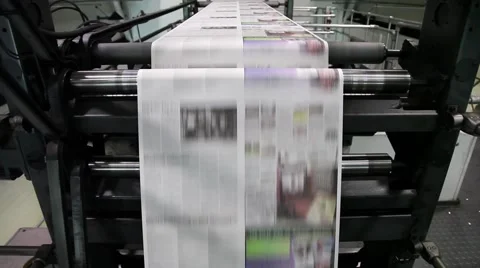 Newspaper Press on fast moving printer in factory Vidéo 45363651