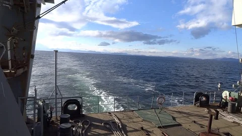 Next to the ship. Flight to the North. Vídeo Stock 71786112