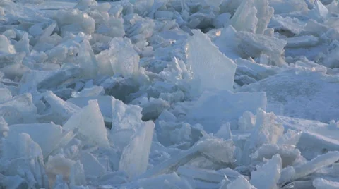 Niagara River Ice Jam 2014 - CU pan Stockbeeldmateriaal 34029997