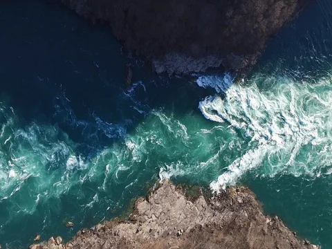 Niagara whirlpool camera looking down over water aerial Stock Footage 70894830