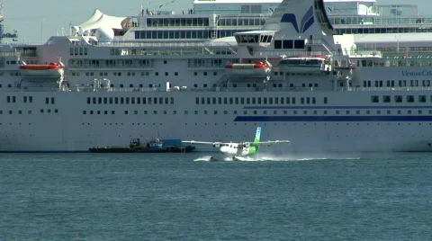 Nice Day to Fly Float Plane Stock-Footage 831107
