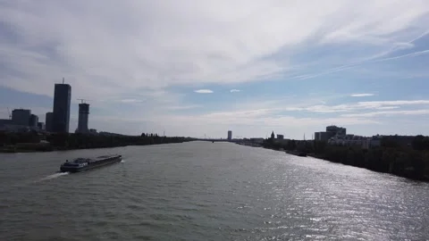 Nice landscape, architecture, palaces and waterfalls in Vienna, Austria Video stock 253676665