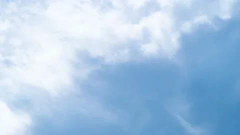 Nice moving white cirrus cloud in horizon, Beautiful blue sky and cloudscape 스톡 동영상 236287857