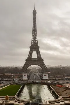 Nice scenery of Eiffel Tower with sky background in Paris. View from Trocad.. 스톡 사진