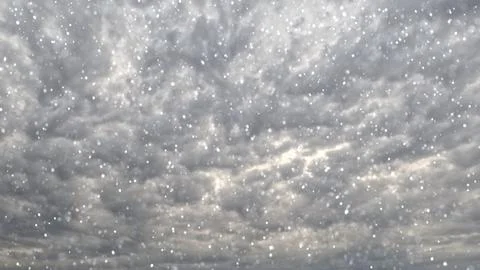 Nice snow weather on clouds on sky bg - photo of nature Foto stock