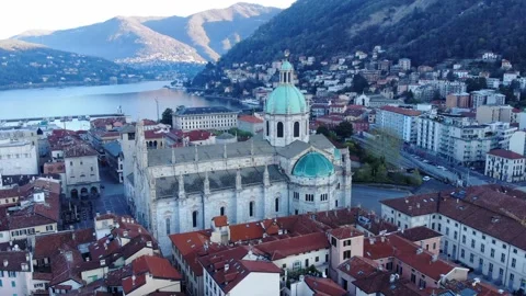 Nice view of the Cattedrale Santa Maria Assunta, Como - Italy. Drone shooting. Stock Footage 182520174