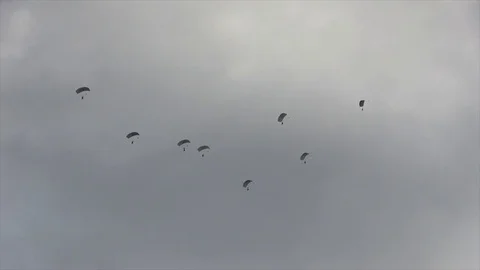 Nice view of group of people doing parachuting Stockbeeldmateriaal 101029367