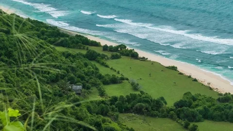 Nice waves on Nunggalan Beach Coastline, Uluwatu, Bali, Indonesia Video stock 80536412