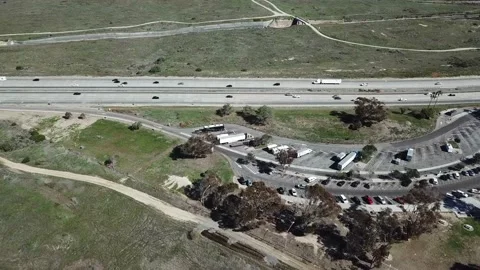 Nicely flowing traffic on interstate highway Stock-Footage 170216454