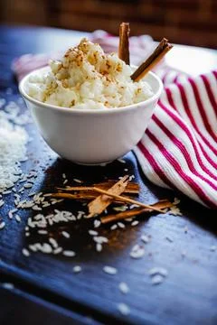 Nicely garnished bowl of rice pudding Stock Photos