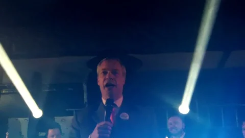 Nigel Farage Talks About Leaving The EU At The Countdown To Brexit 動画素材 124423984