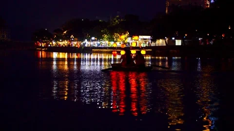 Night Boat Ride with Hanging Lantern Reflections 스톡 동영상 344018330