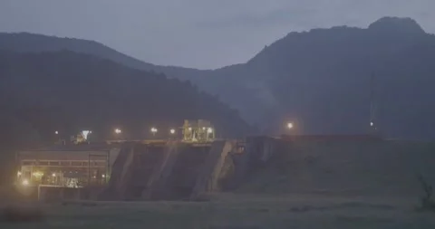 At night, checkpoint at the dam, lights Video stock 166411634