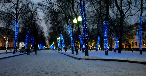 Night city lit the lights, the sparkle of Chistoprudny Boulevard Stock Footage
