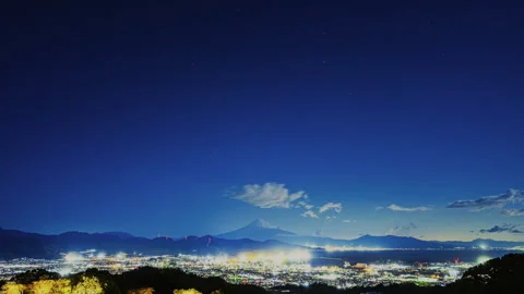 Night Clouds Above Mount Fuji and Illuminated Shimizu Harbor 库存影片 348272376