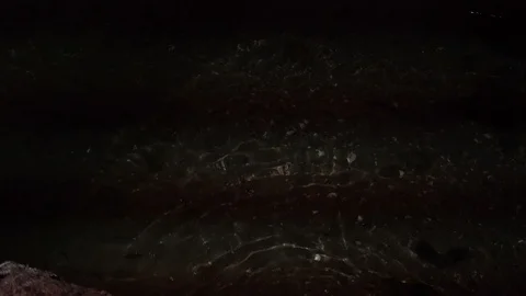 Night on the coast and waves 動画素材 112714097